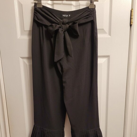 Nasty Gal Tiering Up My Heart Pleated Pants NWOT! - Picture 6 of 10